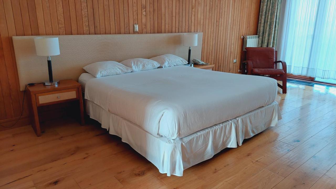 Hotel Y Cabanas Llanuras De Diana - Caja Los Andes Пуерто Наталес Екстериор снимка
