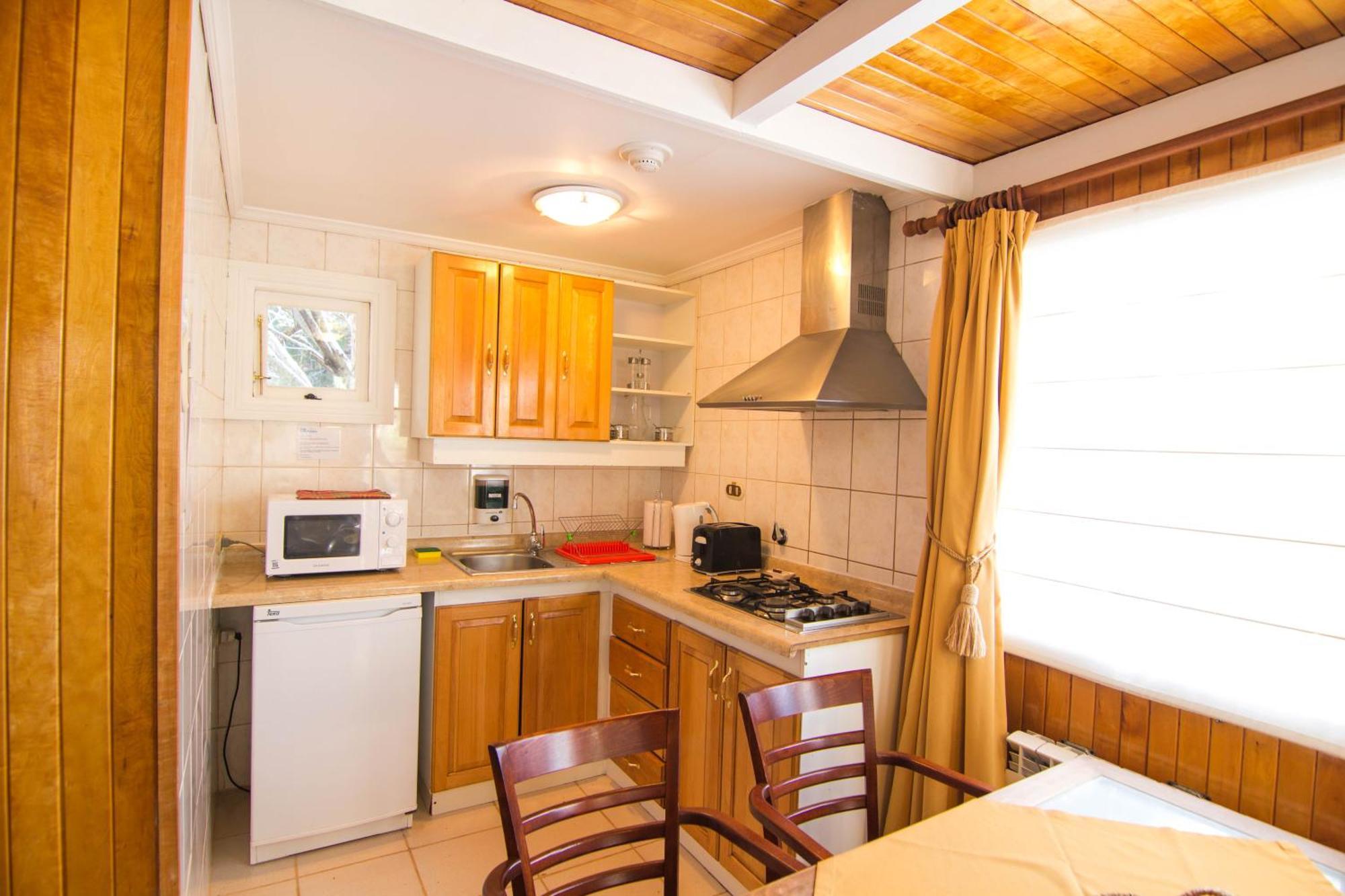 Hotel Y Cabanas Llanuras De Diana - Caja Los Andes Пуерто Наталес Екстериор снимка