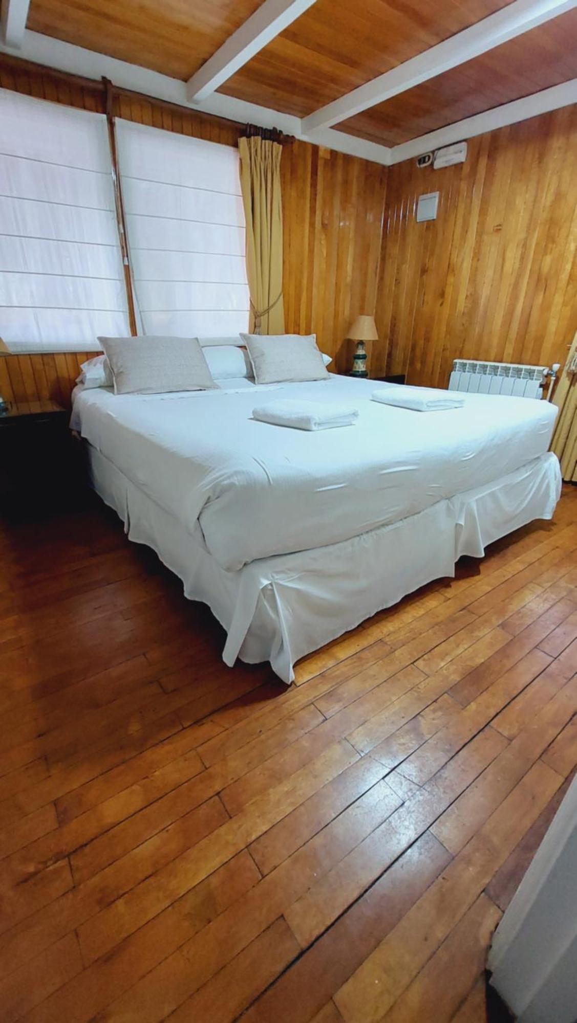 Hotel Y Cabanas Llanuras De Diana - Caja Los Andes Пуерто Наталес Екстериор снимка