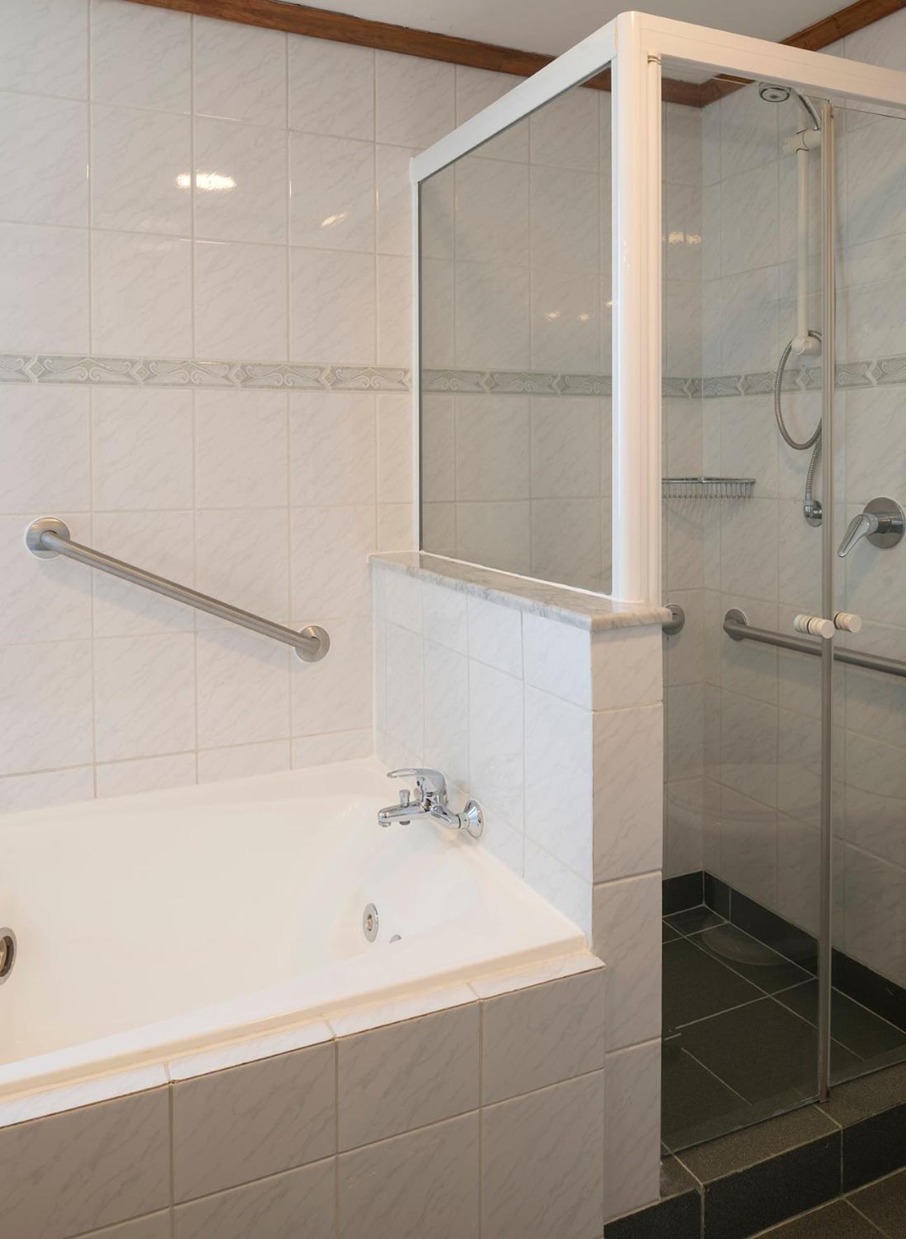 Hotel Y Cabanas Llanuras De Diana - Caja Los Andes Пуерто Наталес Екстериор снимка