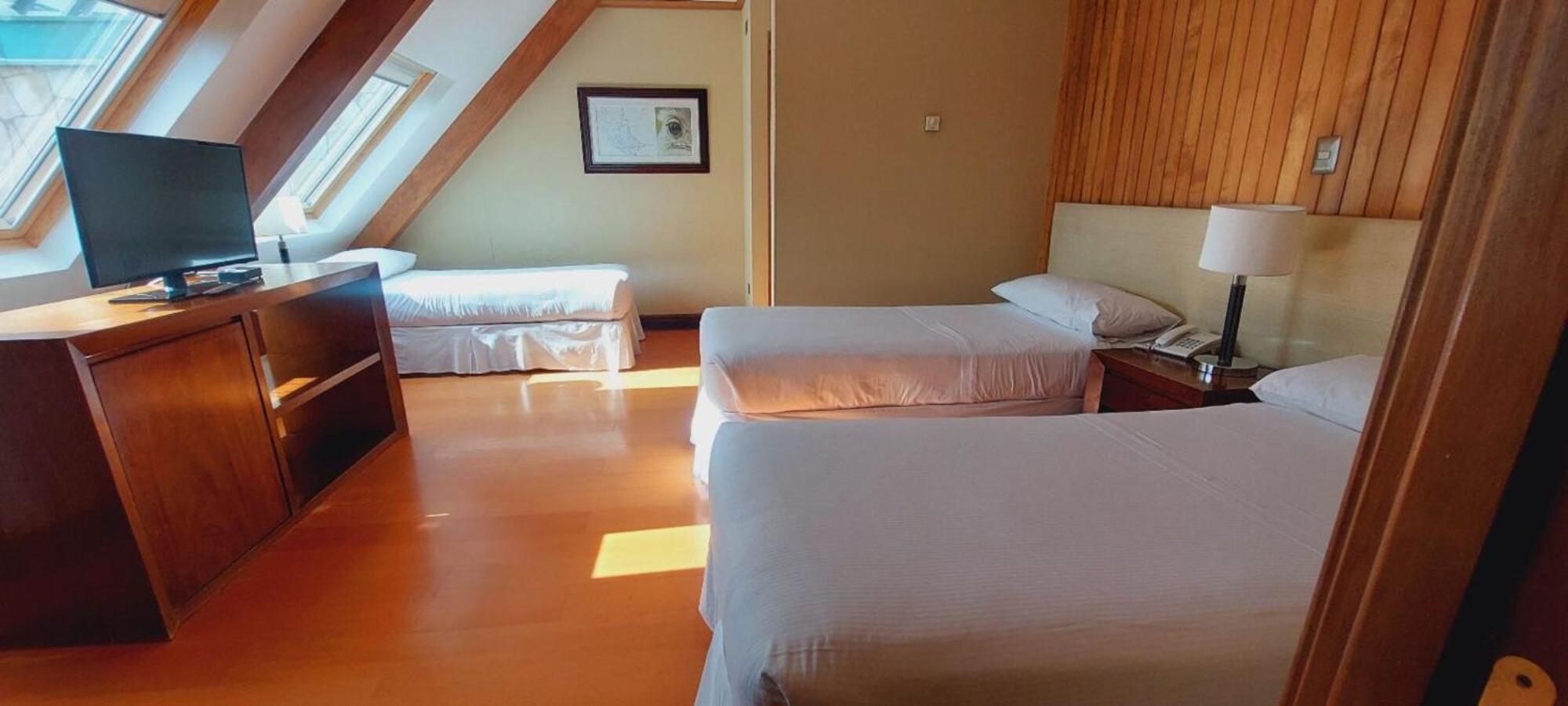 Hotel Y Cabanas Llanuras De Diana - Caja Los Andes Пуерто Наталес Екстериор снимка